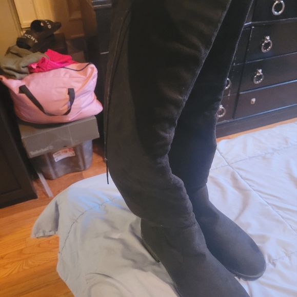 Tall boots - Picture 2 of 2